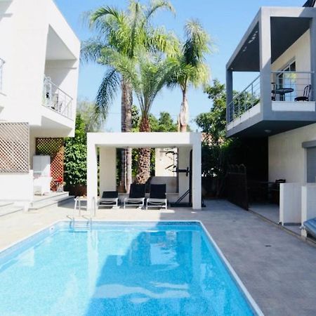 Amazing 2-Bedroom Apartment With Pool!! Limassol Luaran gambar