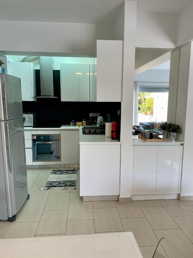 Amazing 2-Bedroom Apartment With Pool!! Limassol Luaran gambar
