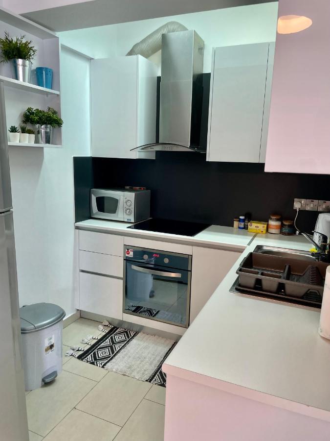 Amazing 2-Bedroom Apartment With Pool!! Limassol Luaran gambar