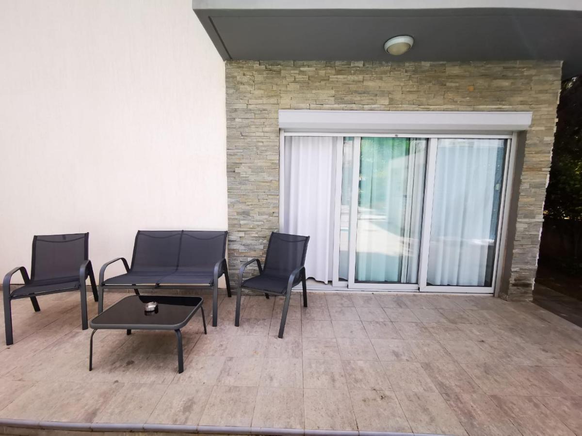 Amazing 2-Bedroom Apartment With Pool!! Limassol Luaran gambar